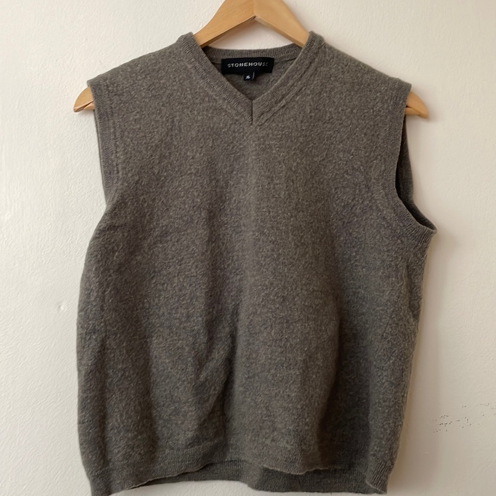 Sweater vest